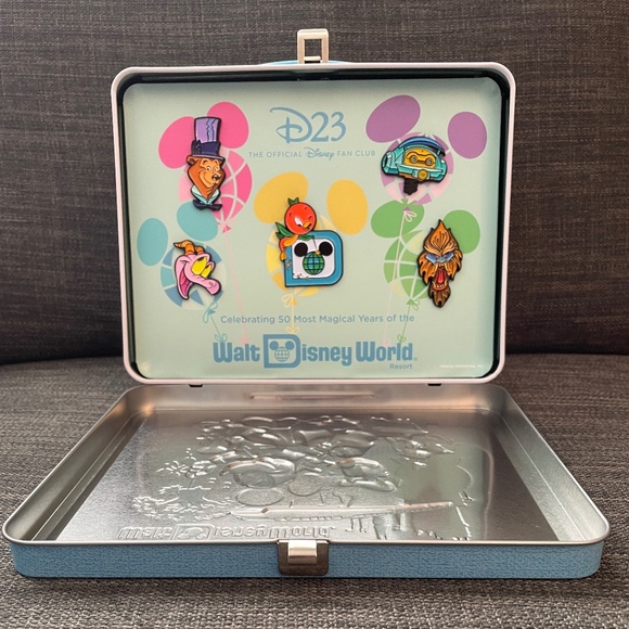 NEW, UNUSED Disney D23 Collectible Lunchbox & Five Exclusive Pins - Picture 2 of 7